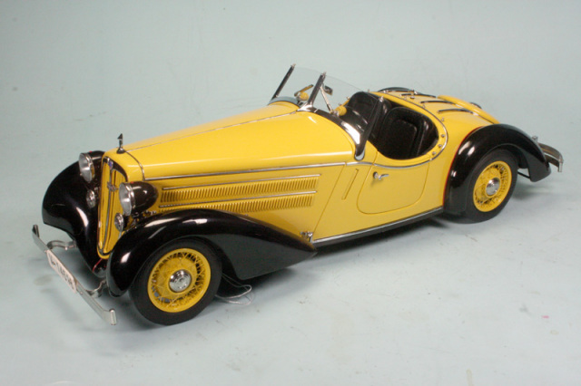 M-075A - CMC 1/18 アウディ 225 フロント ロードスター 1935 イエロー 