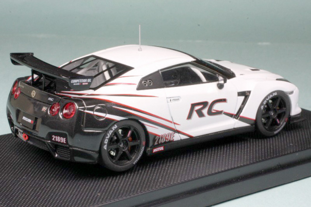 エブロ 1/43 ニッサン ニスモ GT-R RC ホワイト 44442 ミニカー
