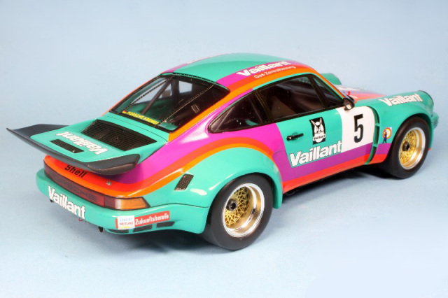 18S049 - スパーク 1/18 ポルシェ 911 RSR 3.0 DRM 1975 No.5 B