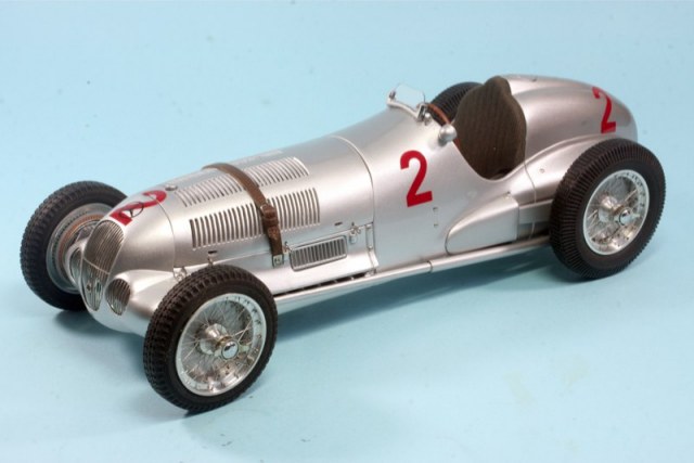 価格変更1/18 CMC メルセデス・ベンツW165 1939年 未展示品 価格変更1/18 CMC メルセデス・ベンツW165 1939年 未展示品
