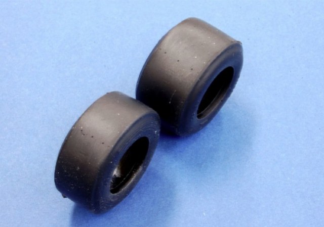 Mfh P1050 モデルファクトリーヒロ 1 1990年代 F1 ナロースリックタイヤ 1台分 ミニカーショップ ロム