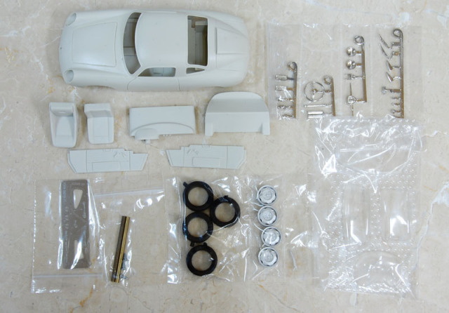 MFH-LK001 - モデルファクトリーヒロ 1/24 レジンキット アバルト  