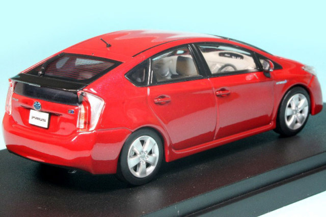 非売品ミニカーです。赤色プリウスタイヤのゴムないです。 もったいなかっ 