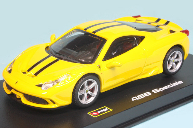 ブラーゴ 1/43 フェラーリ 458 スペチアーレ レッド 36901R ミニカー