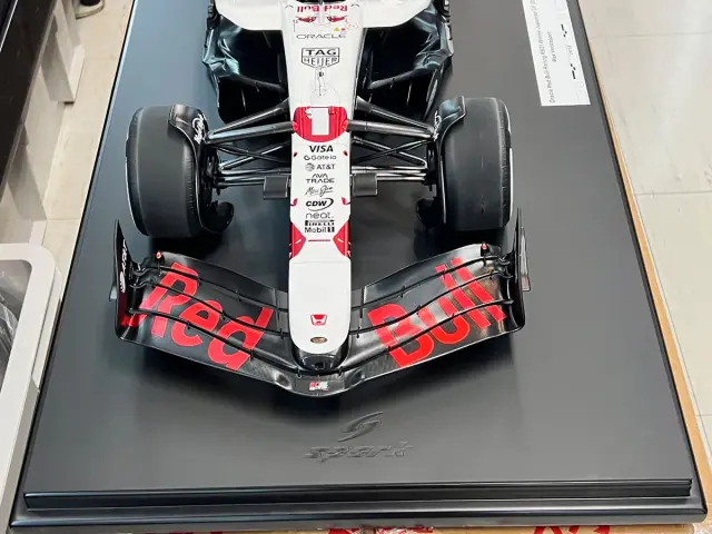 スパーク 1/8 レッドブル RB21 日本GP 2025 M.フェルスタッペン ポール