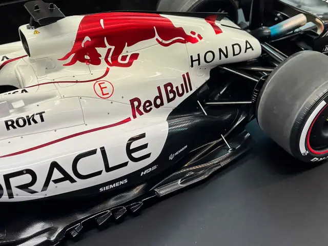 スパーク 1/8 レッドブル RB21 日本GP 2025 M.フェルスタッペン ポール