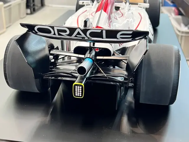 スパーク 1/8 レッドブル RB21 日本GP 2025 M.フェルスタッペン ポール