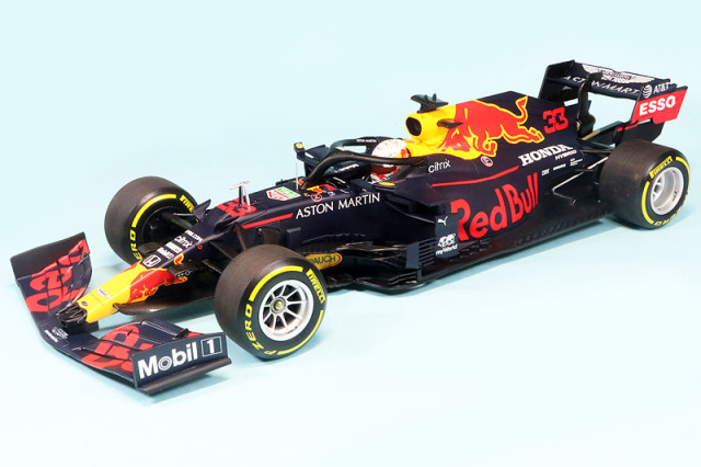 ミニチャンプス 1/18 アストン マーチン レッドブル レーシング RB16 アブダビGP 2020 Winner M.フェルスタッペン　110201733