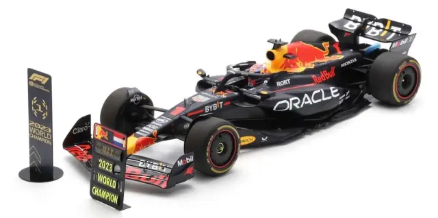 スパーク 1/12 レッドブル RB19 カタール GP 2023 M.フェルスタッペン ワールドチャンピオン　12S040