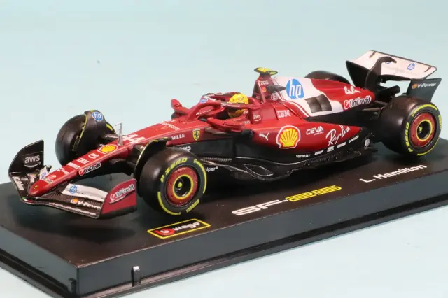 ブラーゴ 1/43 フェラーリ SF-25 2025  No.44 L.ハミルトン ドライバー付　18-36852H