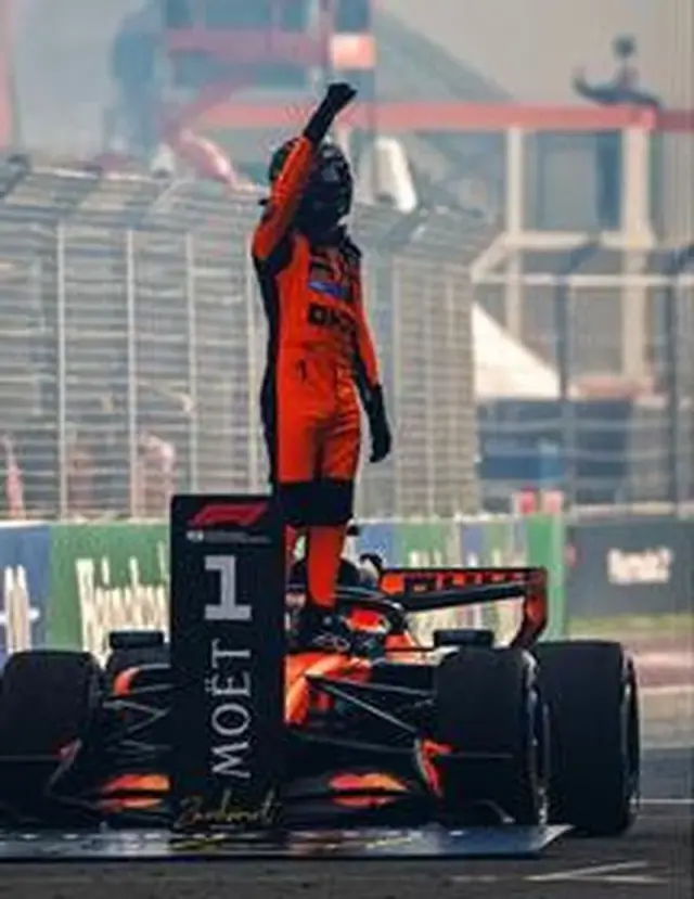 [予約] スパーク 1/18 マクラーレン・マスターカードF1チーム MCL40 No.1 優勝 オランダGP 2026 ランド・ノリス　18S1279
