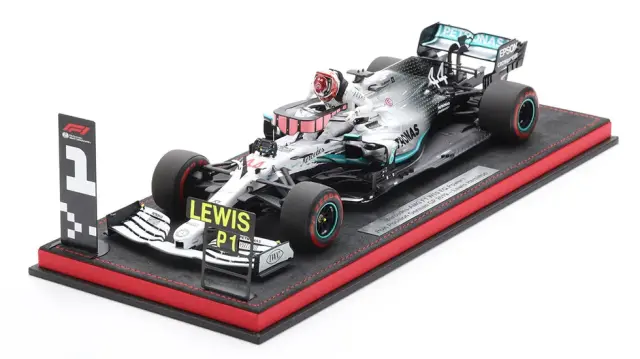 海外ショップ特注スパーク 1/18 メルセデス AMG W10 ドイツGP 2019 L.ハミルトン フィギュア、ボード、 オリジナル壁紙付き レザーベース　18WS015