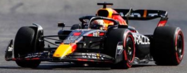 スパーク 1/18 レッドブル RB18 ベルギー GP 2022 M.フェルスタッペン ウィナー　18S772