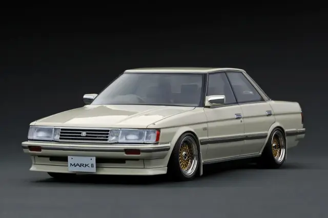 [予約] イグニッションモデル 1/18 トヨタ マーク2 グランデ リミテッド (GX71) パールホワイト　IG3822