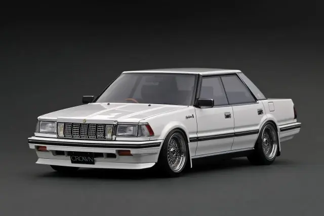 [予約] イグニッションモデル 1/18 トヨタ クラウン 2.8 ロイヤルサルーン G (120) ホワイト IG3823