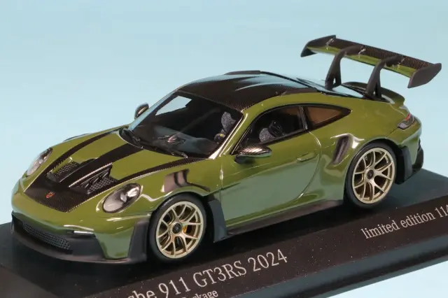 海外ショップ特注ミニチャンプス 1/43 ポルシェ 911 (992) GT3 RS ヴァイザッハ パッケージ 2024 ダークオリーブグリーン　　413062118