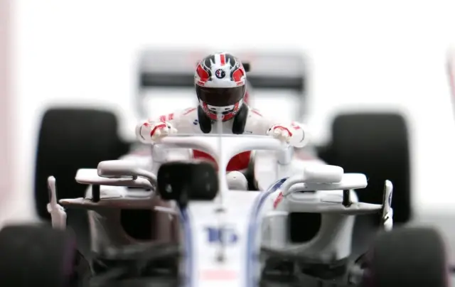 CLDC特注ミニチャンプス 1/43 ザウバー C37 アゼルバイジャンGP 2018 C