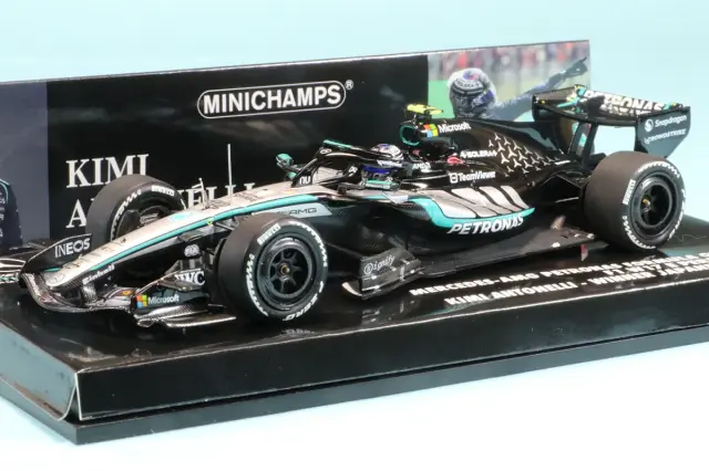 261017 ミニチャンプス 1/43 メルセデス-AMG ペトロナス F1チーム W17 キミ・アントネッリ 日本GP 2026 ウィナー 417260312