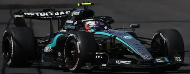 [予約] ミニチャンプス 1/43 メルセデス-AMG ペトロナス F1チーム W17 キミ・アントネッリ スペインGP 2026 ウィナー フィギュア/ポジションボード付　417261412