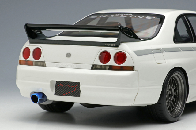 アイドロン 1/43マインズ日産スカイライン GT-R BCNR33 EM680