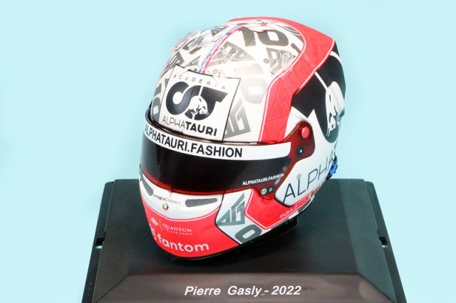 スパーク 1/5 ヘルメット P.ガスリー アルファタウリ 2022 5HF077