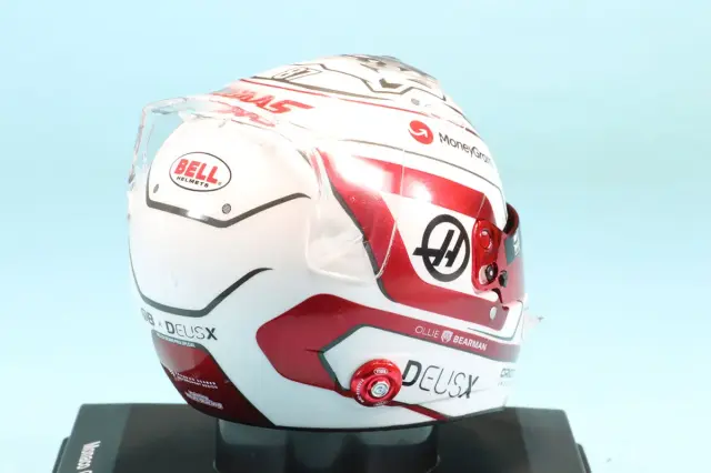 スパーク 1/5 ヘルメット マネーグラム・ハース オリバー・ベアマン