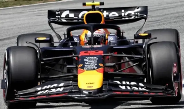 スパーク 1/43レッドブル ホンダ RB21 角田 裕毅 2025年 日本GP スパーク 1/43 レッドブル RB21 日本GP 2025 角田裕毅 記念ボード付き