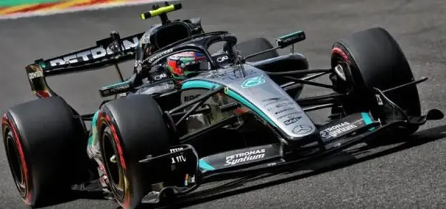 [予約] ミニチャンプス 1/64 メルセデス-AMG ペトロナス F1チーム W17 キミ・アントネッリ ベルギーGP 2026 ウィナー フィギュア/ポジション&ピットボード付　640261012