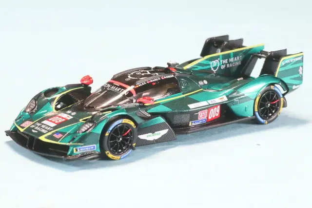スパーク 1/64 アストンマーチン・ヴァルキリー No.009 アストンマーチン・トール・チーム ルマン 2025 A.リベラス M.ソーレンセン R.デ・アンジェリス　64S061