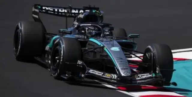 [予約] スパーク 1/64 メルセデス-AMG ペトロナス F1チーム W17 No.63 4位 日本GP 2026 ジョージ・ラッセル 通常ドライビングフィギュア仕様　64S124