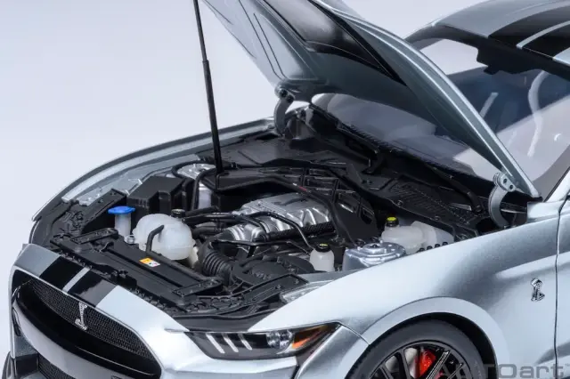 予約] オートアート 1/18 フォード マスタング シェルビー GT500