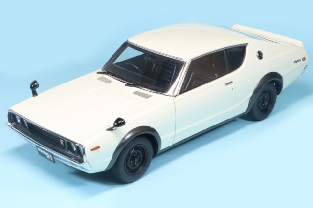 オートアート 1/18 ニッサン スカイライン 2000 GT-R KPGC110 ホワイト　77472