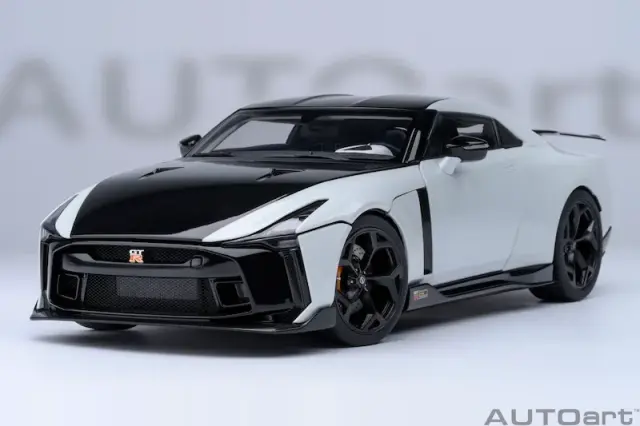 [予約] オートアート 1/18 ニッサン GT-R50 イタルデザイン メタリック・ホワイト／ブラック 77511