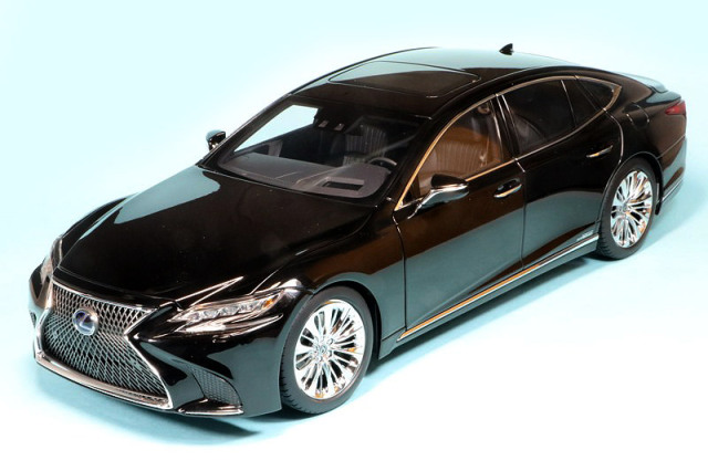オートアート 1/18 レクサス LS500h ブラック/ブラックインテリア 78868 