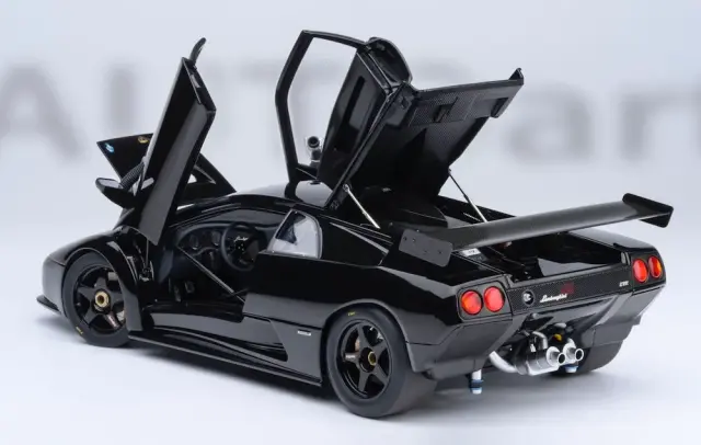 予約] オートアート 1/18 ランボルギーニ ディアブロ GTR ブラック