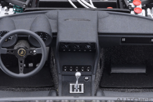 オートアート 1/18 ランボルギーニ ミウラ SVR “イオタ” レッド フル