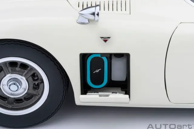 オートアート 1/18 トヨタ 2000GT 1967 ホワイト 79546 ミニカー