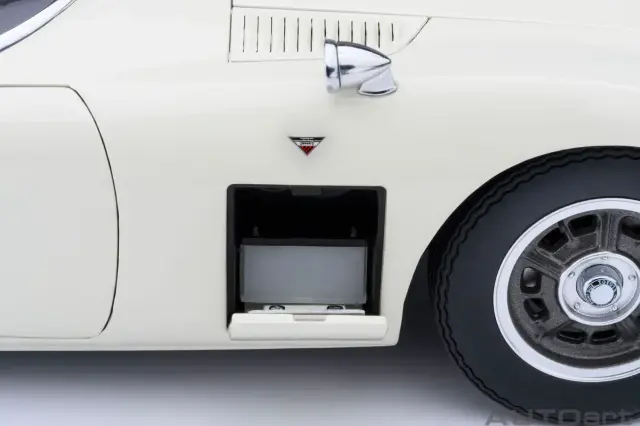 オートアート 1/18 トヨタ 2000GT 1967 ホワイト 79546 ミニカー