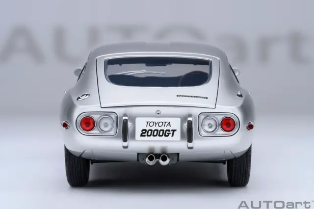 トヨタ 2000GT ミニカー シルバー 1/18 1/18 トヨタ 2000GT シルバー ミニカー | 鉄道模型・プラモデル