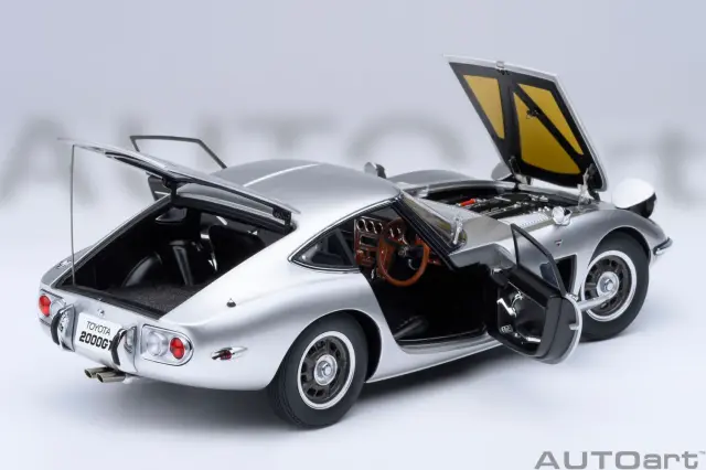 オートアート 1/18 007ボンドカー 2000GT K8309 オートアート AUTOart 1/18 007 James Bond ゴールドフィンガー