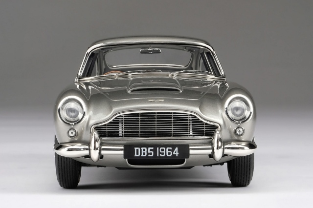アストンマーチン　DB5 オートアート コンポジット 1/18 アストンマーティン DB5 ライト