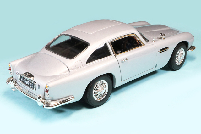 AUTO WORLD 1/18 アストン マーチン DB5 