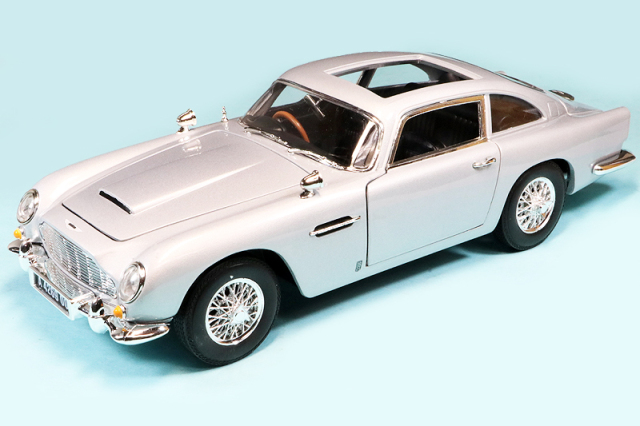 AUTO WORLD 1/18 アストン マーチン DB5 