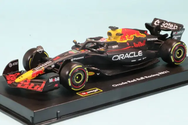 ブラーゴ 1/43 オラクル レッドブル レーシング RB21 2025 バーレーンGP 　No.1 M.フェルスタッペン ドライバー付　BUR38234V