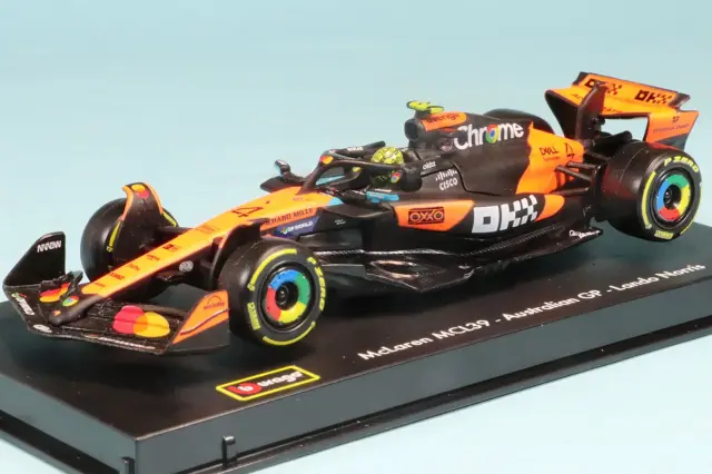 ブラーゴ 1/43 マクラーレン F1チーム MCL39 2025 No.4 L.ノリス ドライバー付　BUR38249N