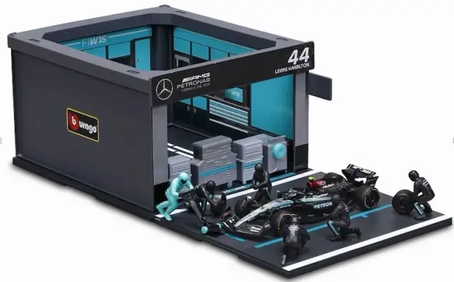 予約] ブラーゴ 1/43 メルセデス AMG ペトロナス F1チーム PIT PASS