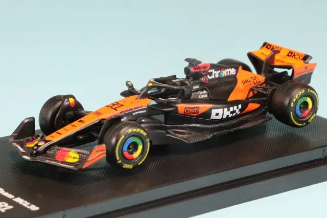 ブラーゴ 1/64 マクラーレン MCL39 オーストラリアGP 2025 O.ピアストリ BUR58007P