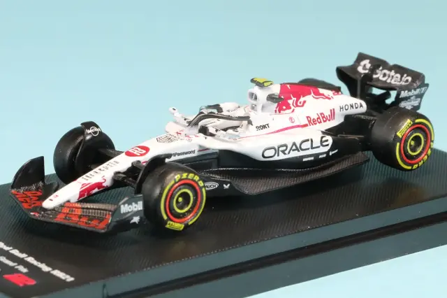 ブラーゴ 1/64 レッドブル RB21 日本GP 2025 角田裕毅 BUR8009JPT