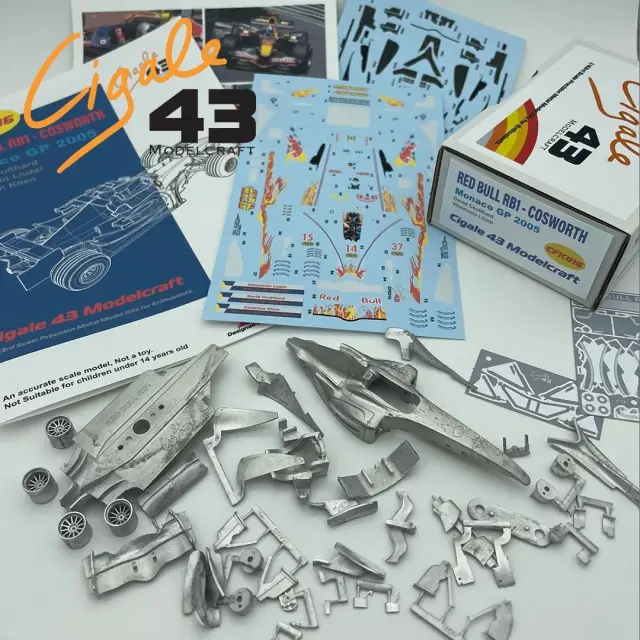 [予約] Cigare43 1/43 メタルキット レッドブル RB1 モナコGP 2005 "スターウィーズ" D.クルサード/V.リウィッツィ　CFK016