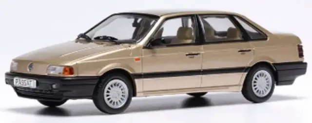 [予約] イクソ 1/43 フォルクスワーゲン パサート CL 1988 メタリックブラウン CLC634N